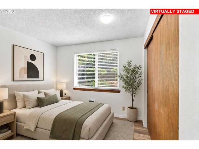 11872 Se MORRISON St, Portland, OR 97216