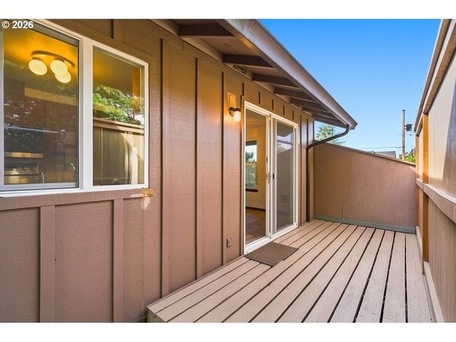 11872 Se MORRISON St, Portland, OR 97216