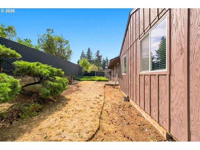 11872 Se MORRISON St, Portland, OR 97216