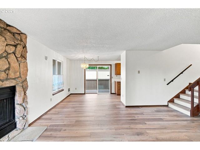 11872 Se MORRISON St, Portland, OR 97216