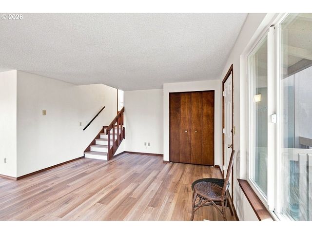 11872 Se MORRISON St, Portland, OR 97216