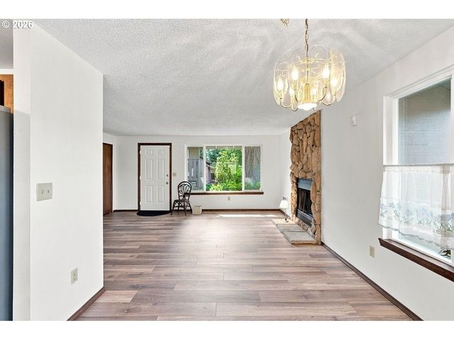 11872 Se MORRISON St, Portland, OR 97216