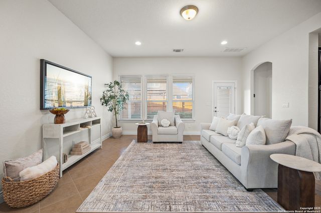 12855 Sandy White, San Antonio, TX 78253