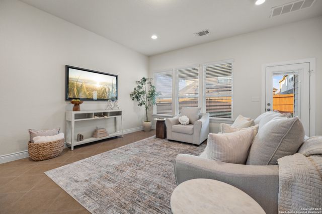 12855 Sandy White, San Antonio, TX 78253