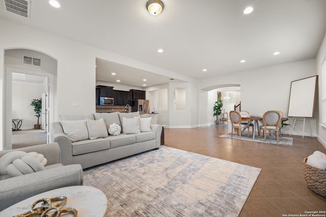 12855 Sandy White, San Antonio, TX 78253