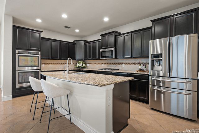 12855 Sandy White, San Antonio, TX 78253