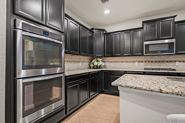 12855 Sandy White, San Antonio, TX 78253