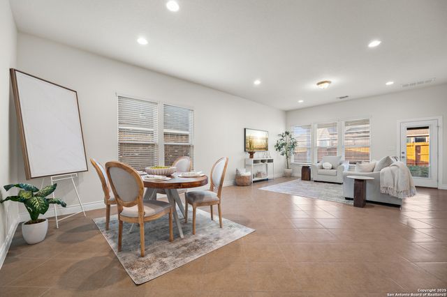 12855 Sandy White, San Antonio, TX 78253