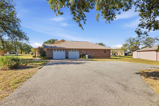 200 Apache Trail ST, Burnet, TX 78611