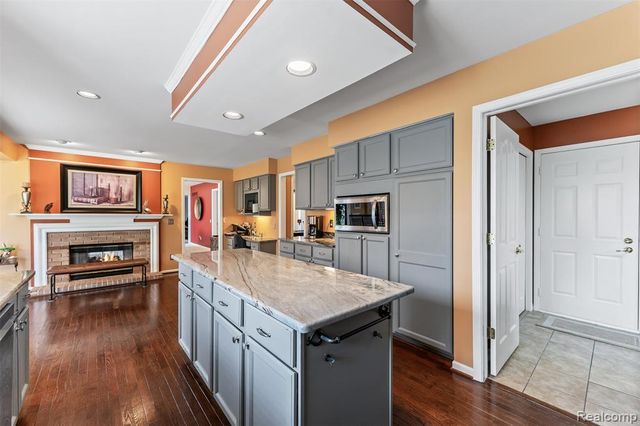 3432 Bonniebrook Court, Rochester, MI 48306
