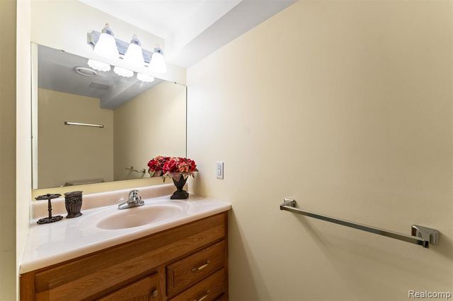 3432 Bonniebrook Court, Rochester, MI 48306