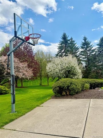 3432 Bonniebrook Court, Rochester, MI 48306
