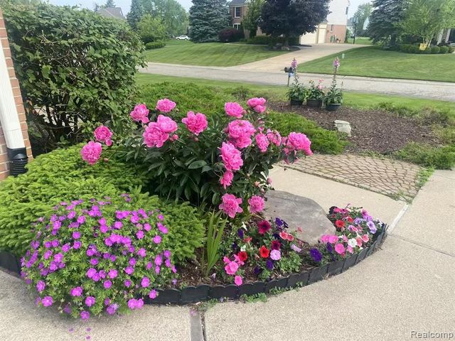 3432 Bonniebrook Court, Rochester, MI 48306