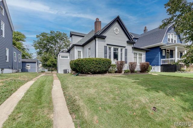 7075 Pernod Avenue, St Louis, MO 63139