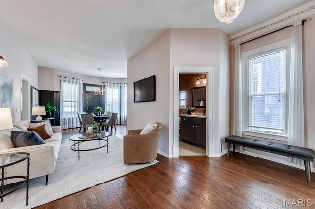 7075 Pernod Avenue, St Louis, MO 63139
