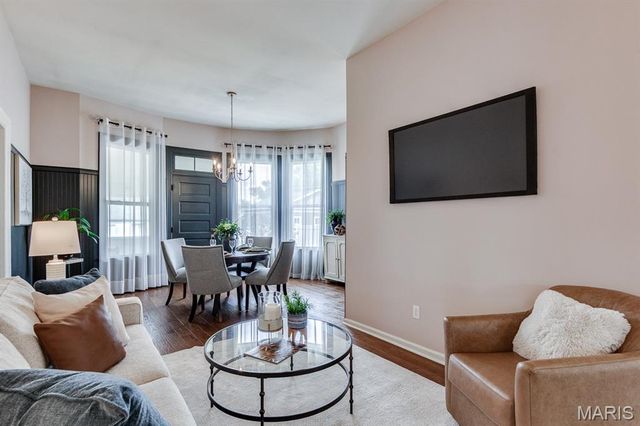 7075 Pernod Avenue, St Louis, MO 63139