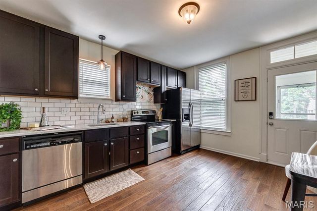 7075 Pernod Avenue, St Louis, MO 63139