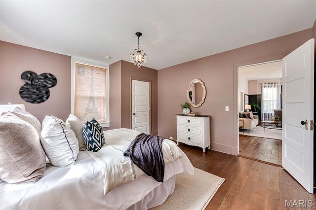 7075 Pernod Avenue, St Louis, MO 63139