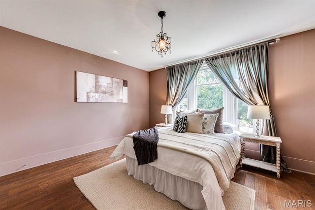 7075 Pernod Avenue, St Louis, MO 63139