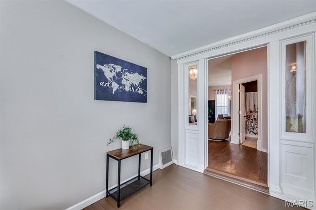 7075 Pernod Avenue, St Louis, MO 63139