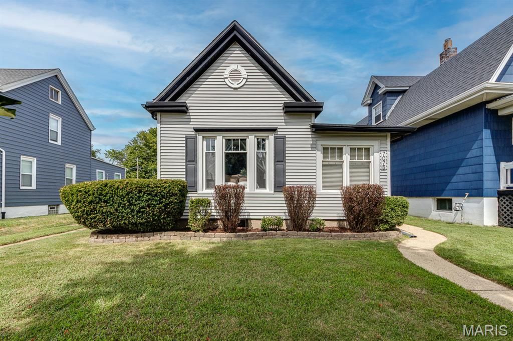7075 Pernod Avenue, St Louis, MO 63139