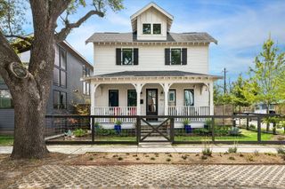 402 E 26th Street, Houston, TX 77008