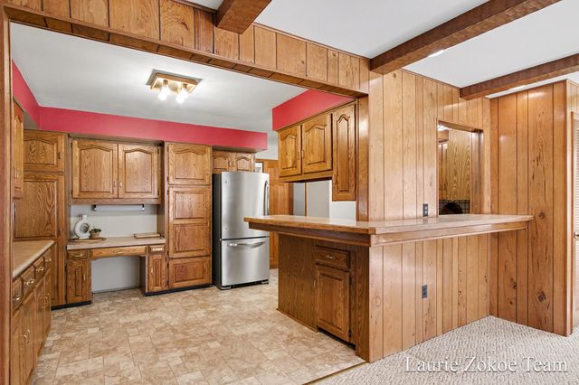 1181 Lake Michigan Drive NW, Grand Rapids, MI 49534