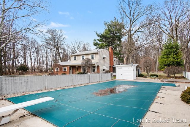 1181 Lake Michigan Drive NW, Grand Rapids, MI 49534