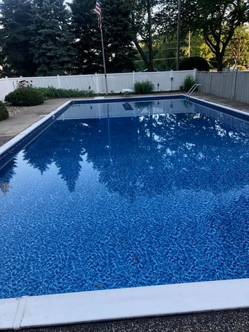 1181 Lake Michigan Drive NW, Grand Rapids, MI 49534