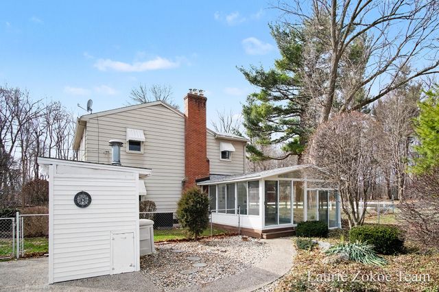 1181 Lake Michigan Drive NW, Grand Rapids, MI 49534