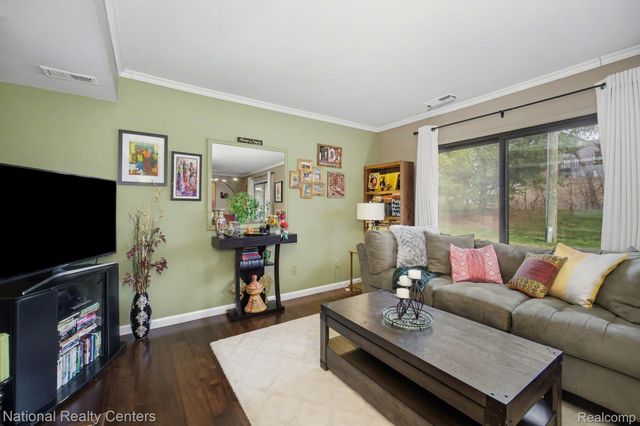 175 Briarcrest Drive 111, Ann Arbor, MI 48104