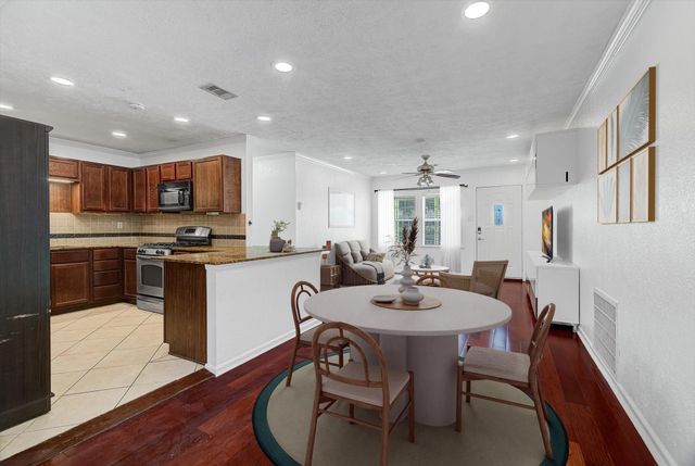 116 Tarpon Avenue, Galveston, TX 77550