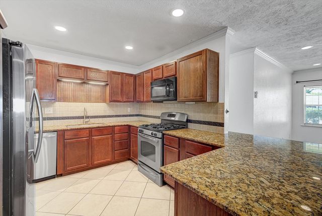 116 Tarpon Avenue, Galveston, TX 77550