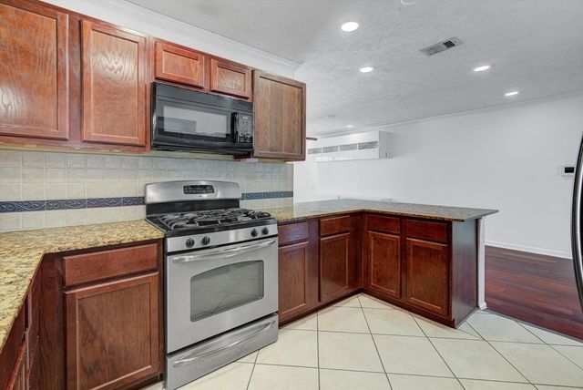 116 Tarpon Avenue, Galveston, TX 77550