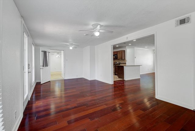 116 Tarpon Avenue, Galveston, TX 77550