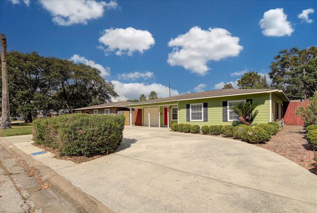 116 Tarpon Avenue, Galveston, TX 77550
