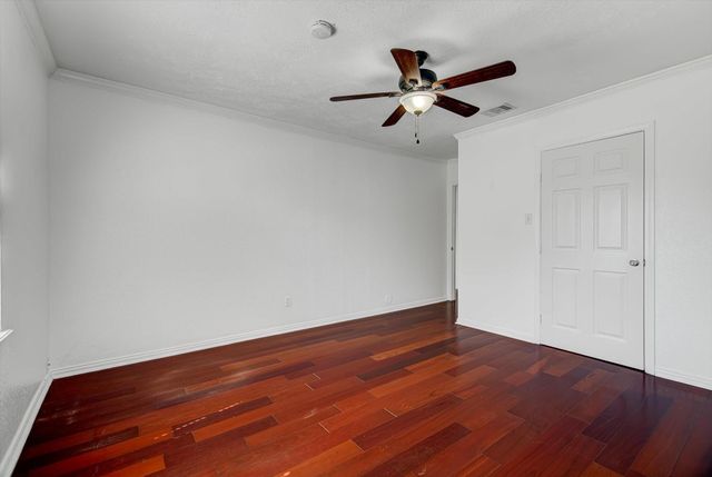 116 Tarpon Avenue, Galveston, TX 77550