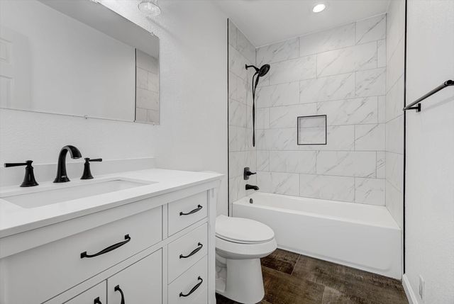 116 Tarpon Avenue, Galveston, TX 77550