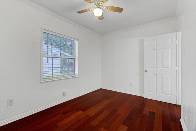 116 Tarpon Avenue, Galveston, TX 77550