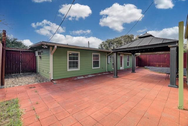 116 Tarpon Avenue, Galveston, TX 77550