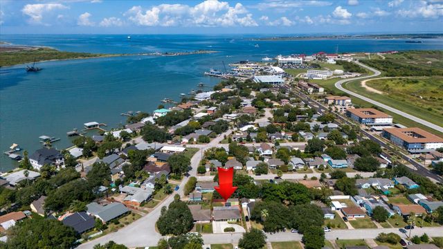 116 Tarpon Avenue, Galveston, TX 77550