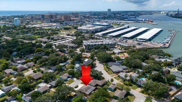 116 Tarpon Avenue, Galveston, TX 77550