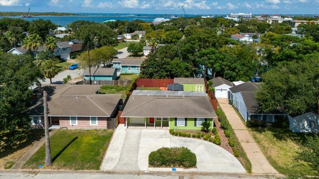 116 Tarpon Avenue, Galveston, TX 77550