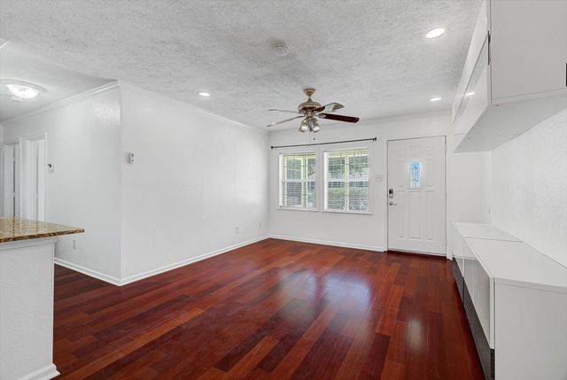 116 Tarpon Avenue, Galveston, TX 77550