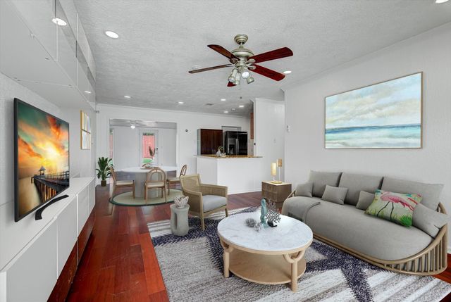 116 Tarpon Avenue, Galveston, TX 77550