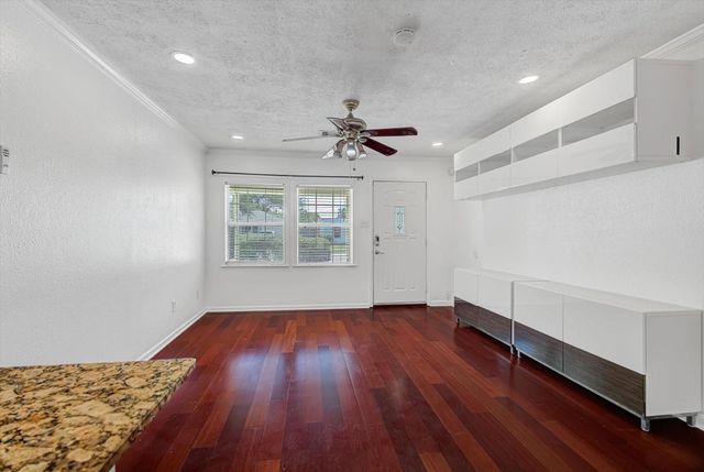 116 Tarpon Avenue, Galveston, TX 77550