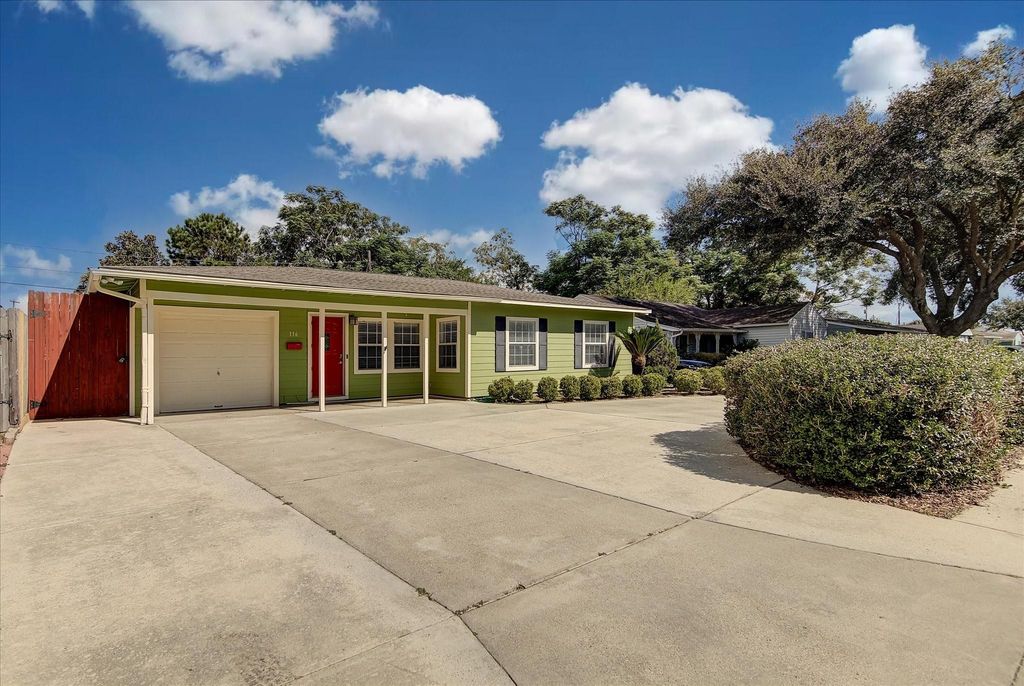 116 Tarpon Avenue, Galveston, TX 77550