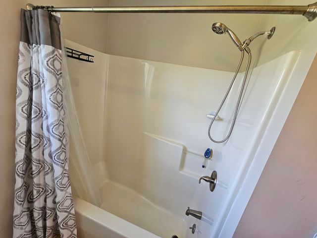 2454 Cambridge Way, Gladwin, MI 48624