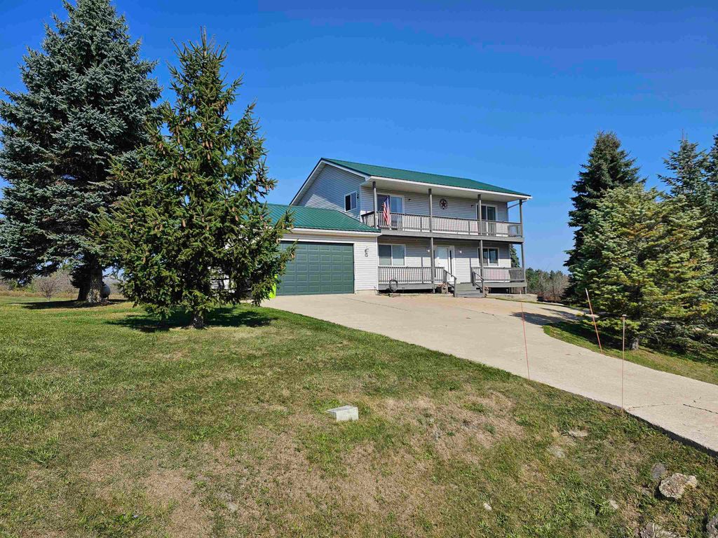 2454 Cambridge Way, Gladwin, MI 48624