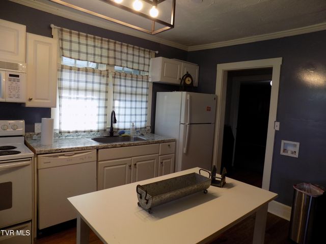 1200 East McKinney Avenue, Rogersville, TN 37857